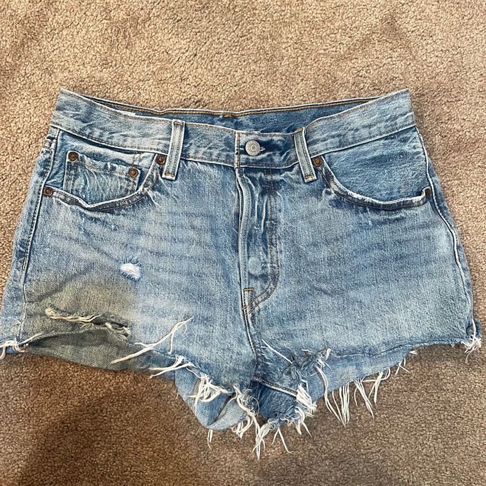 Levi’s size 29 blue Jean shorts light wash